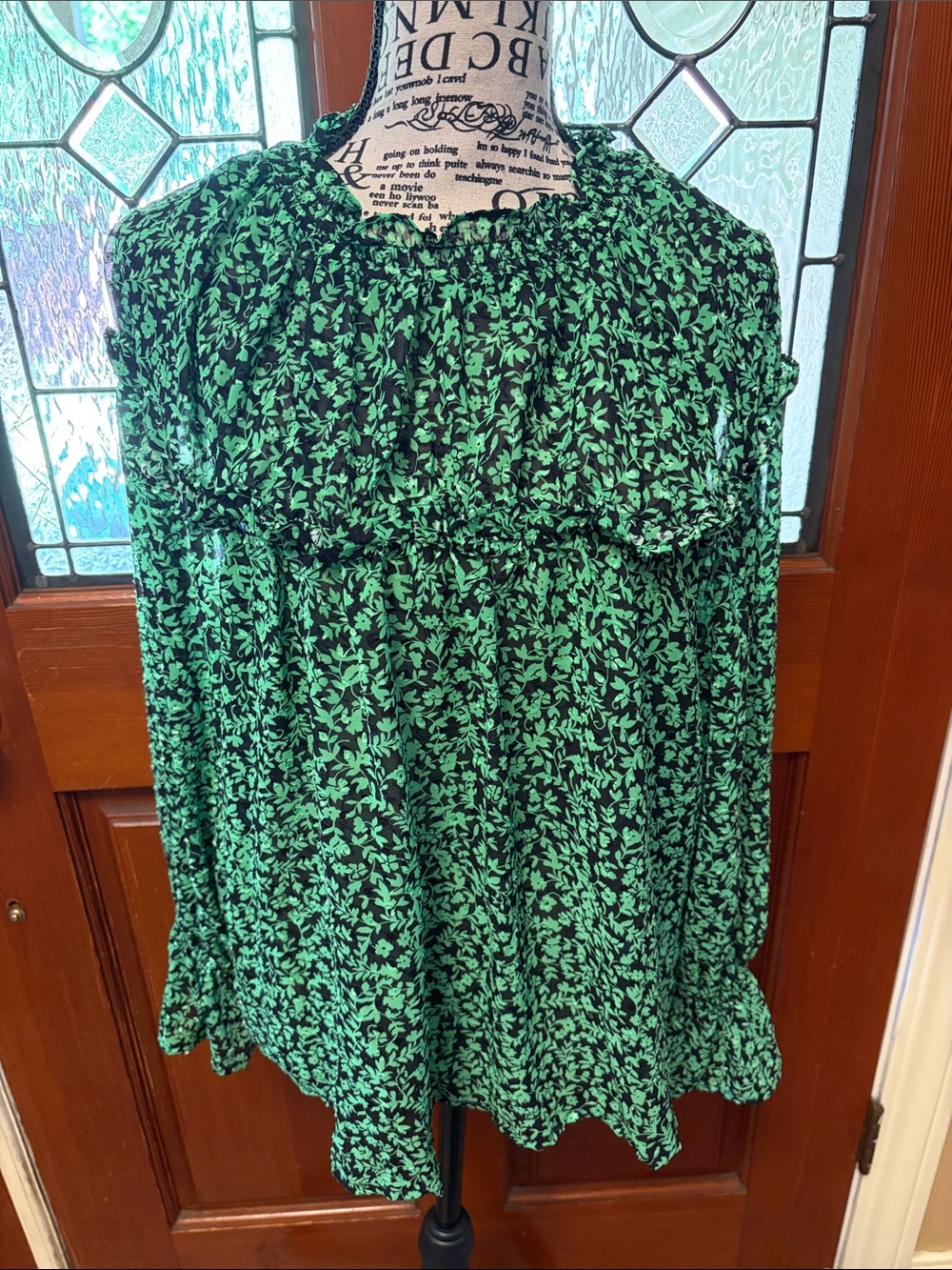 Who What Wear Black and Green Floral Ruffle Blouse